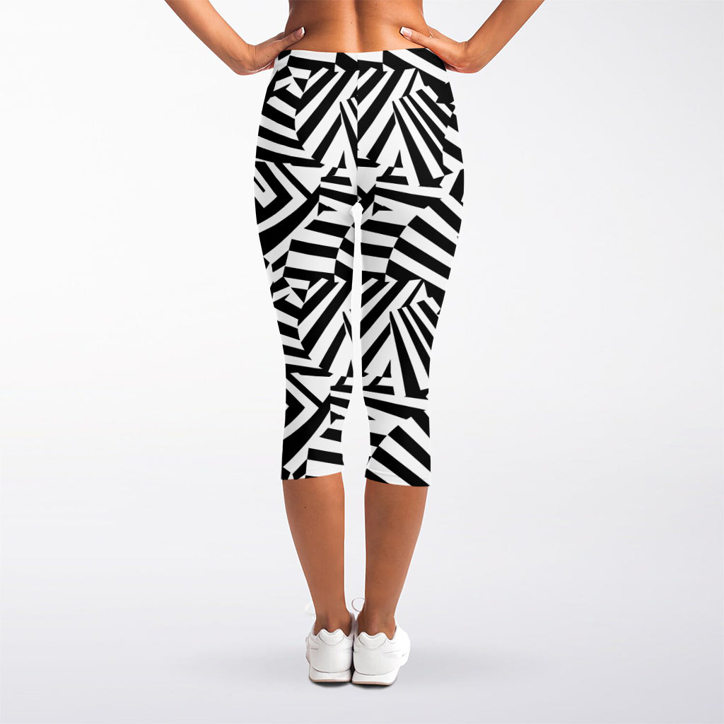 Black And White Dazzle Pattern Print Women's Capri Leggings