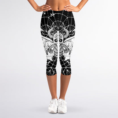 Black And White Demon Wicca Print Women's Capri Leggings