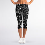Black And White Egyptian Pattern Print Women's Capri Leggings