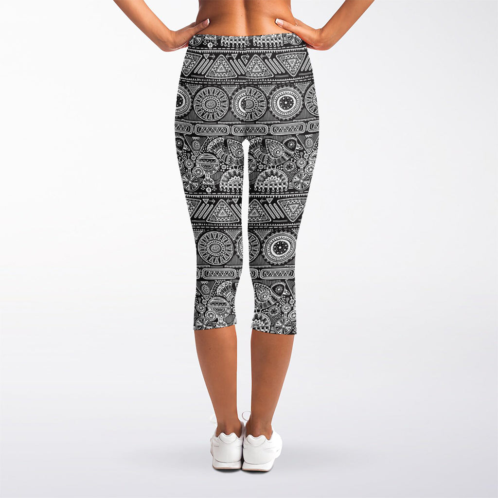 Black And White Ethnic Pattern Print Women's Capri Leggings