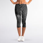 Black And White Fern Leaf Print Women's Capri Leggings