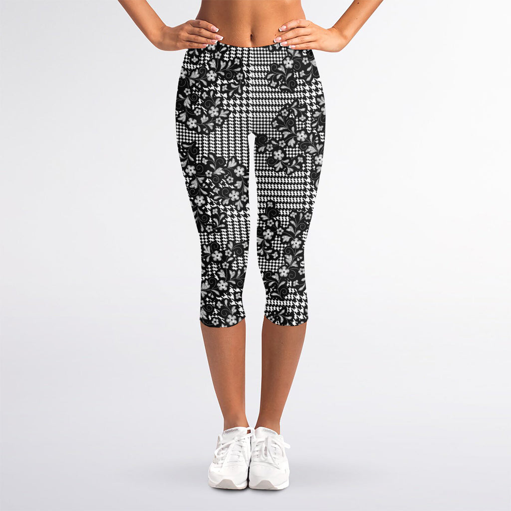 Black And White Floral Glen Plaid Print Women's Capri Leggings