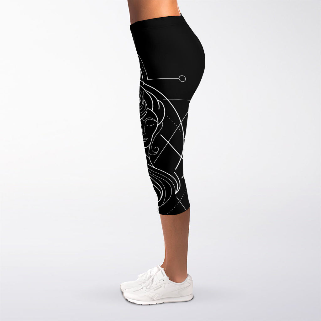 Black And White Gemini Sign Print Women's Capri Leggings