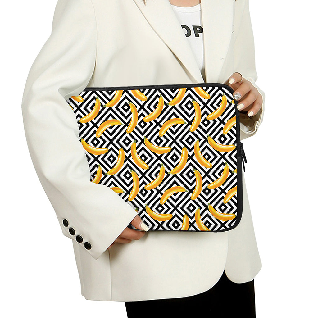 Black And White Geometric Banana Print Laptop Sleeve