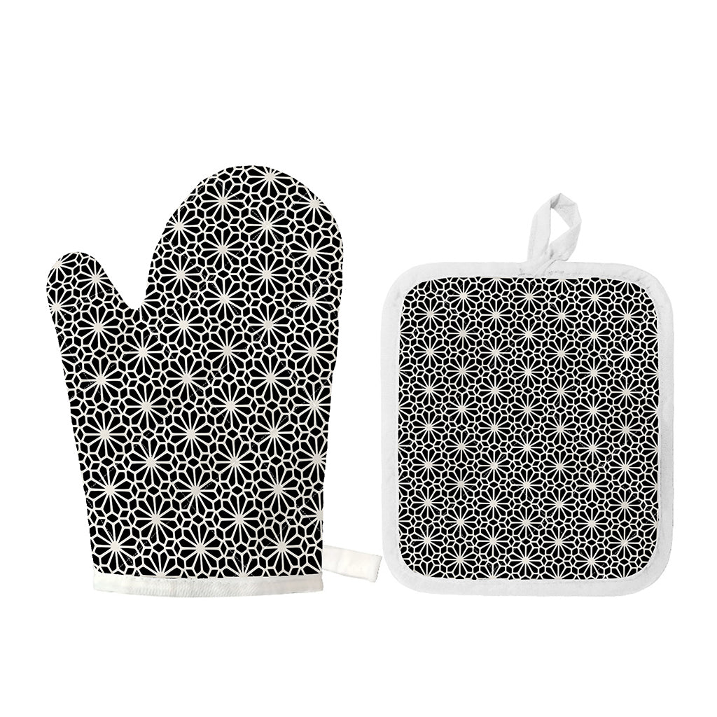 Black And White Geometric Floral Print Oven Mitt And Pot Holder Set