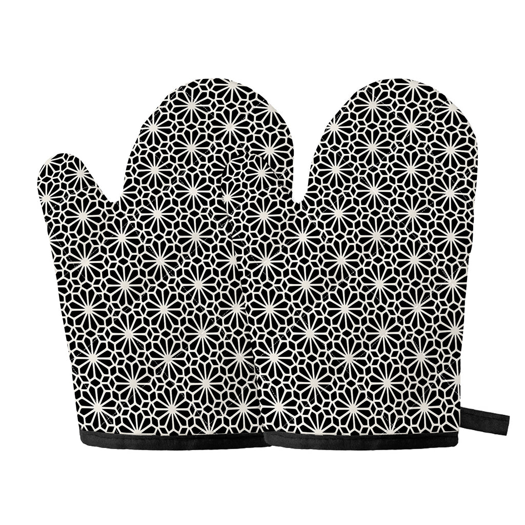 Black And White Geometric Floral Print Oven Mitts