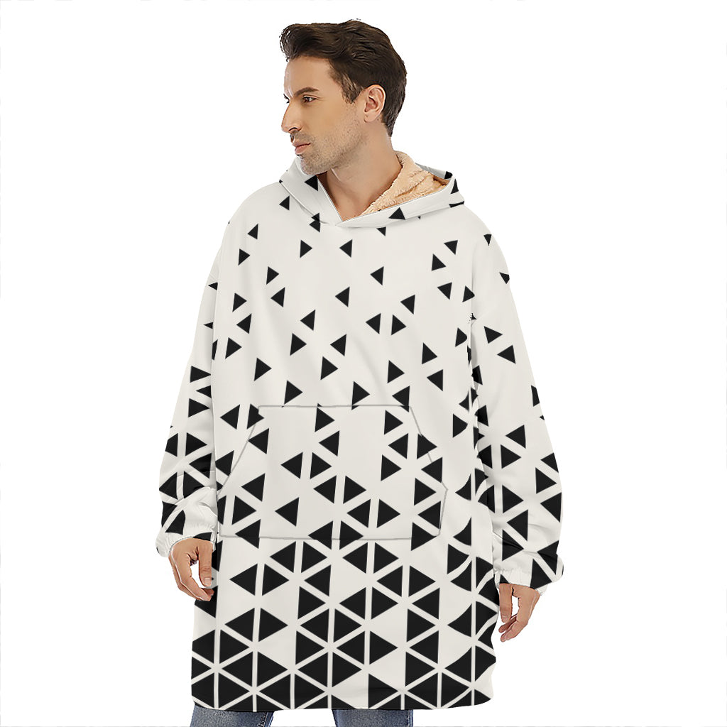 Black And White Geometric Pattern Print Hoodie Blanket