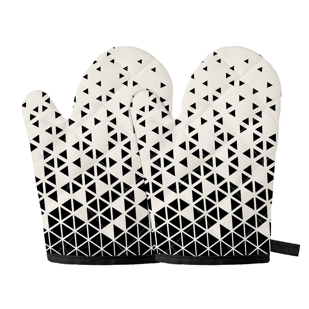 Black And White Geometric Pattern Print Oven Mitts