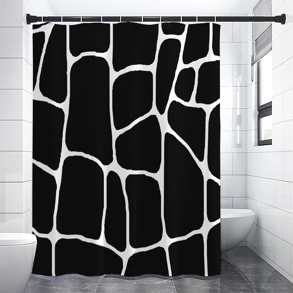 Black And White Giraffe Pattern Print Shower Curtain
