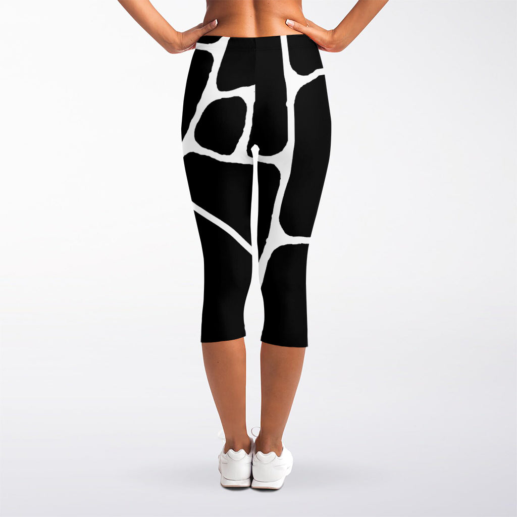 Black And White Giraffe Pattern Print Women's Capri Leggings
