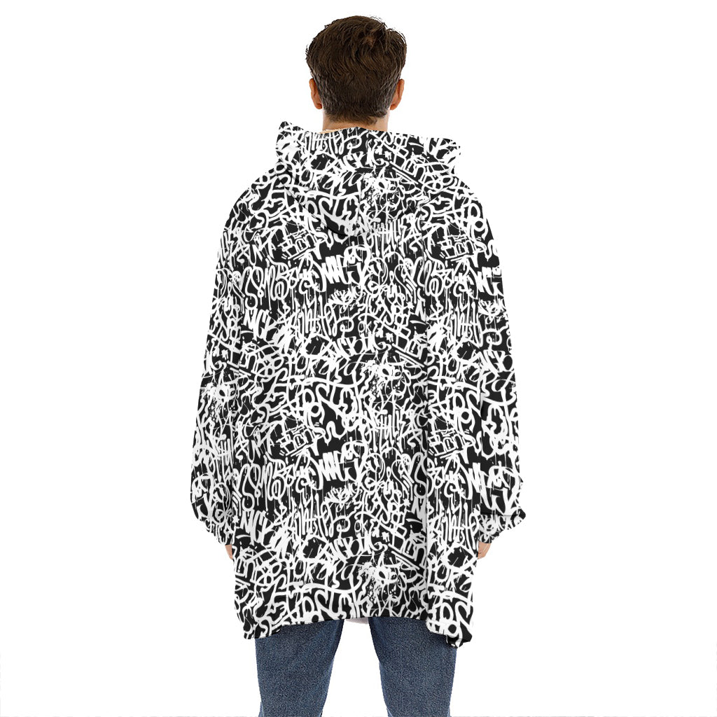 Black And White Graffiti Pattern Print Hoodie Blanket
