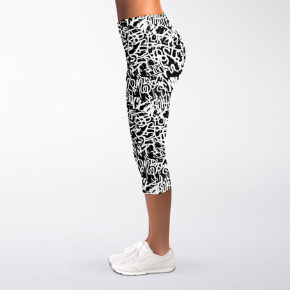 Black And White Graffiti Pattern Print Women's Capri Leggings