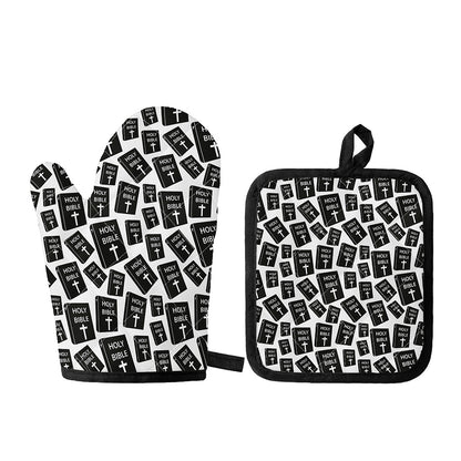 Black And White Holy Bible Pattern Print Oven Mitt And Pot Holder Set