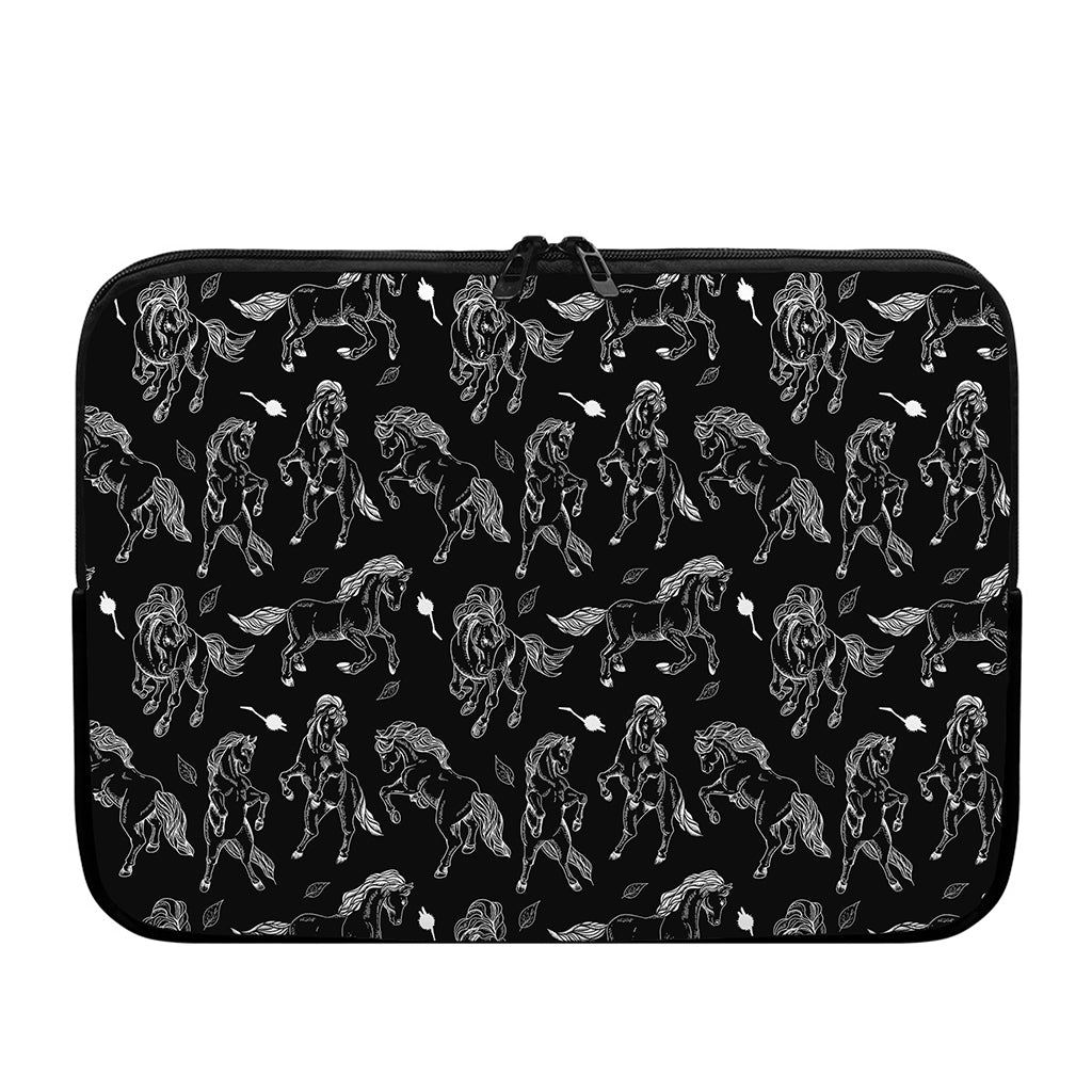 Black And White Horse Pattern Print Laptop Sleeve
