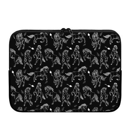 Black And White Horse Pattern Print Laptop Sleeve