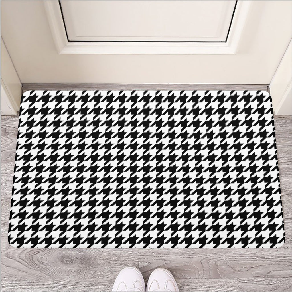 Black And White Houndstooth Print Rubber Doormat