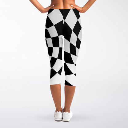 Black And White Hypnotic Illusion Print Women's Capri Leggings
