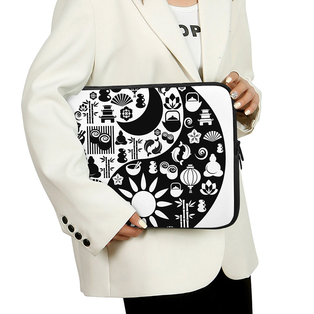Black And White Japanese Yin Yang Print Laptop Sleeve
