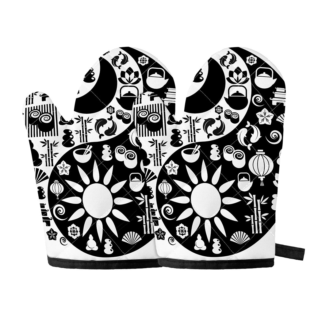 Black And White Japanese Yin Yang Print Oven Mitts