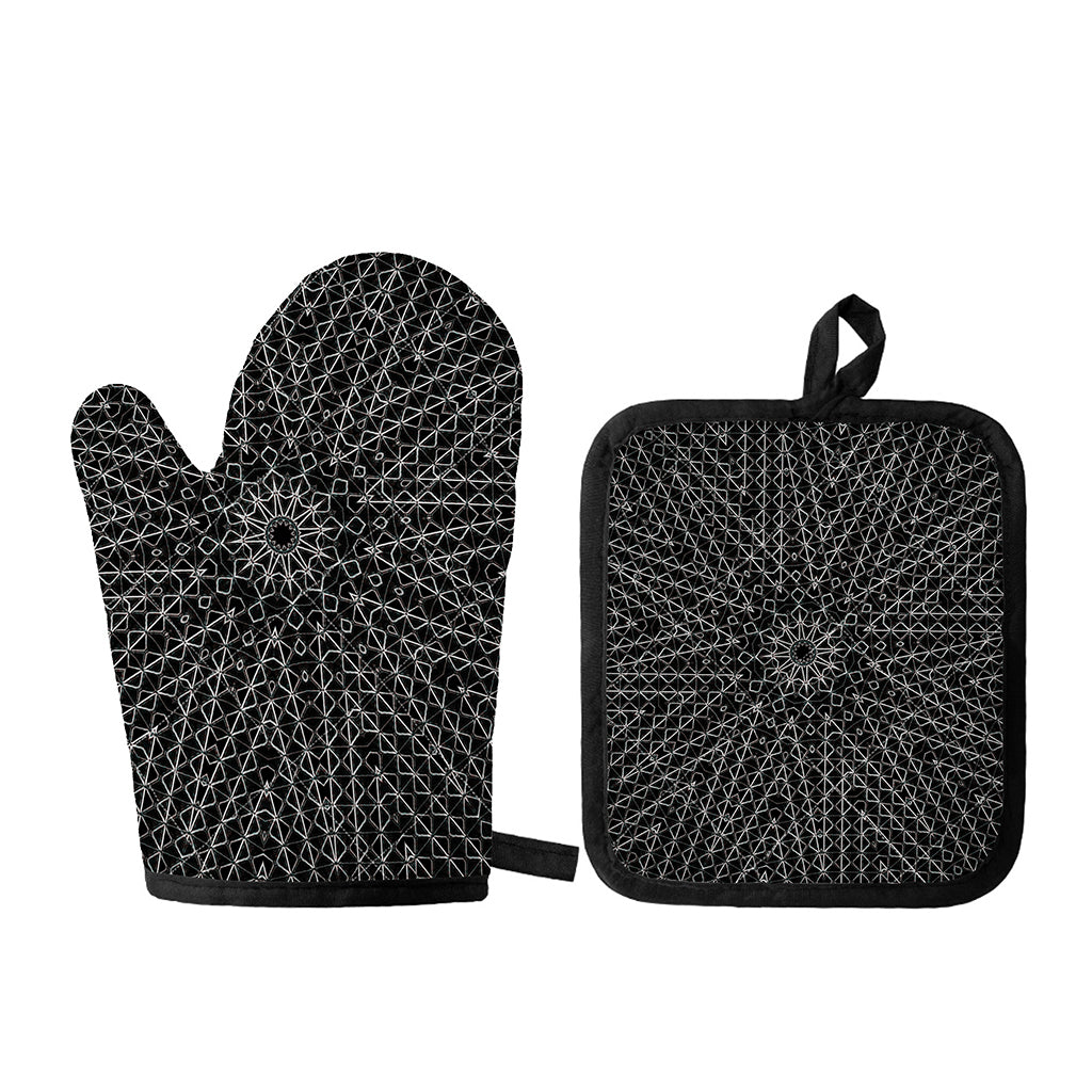 Black And White Kaleidoscope Print Oven Mitt And Pot Holder Set