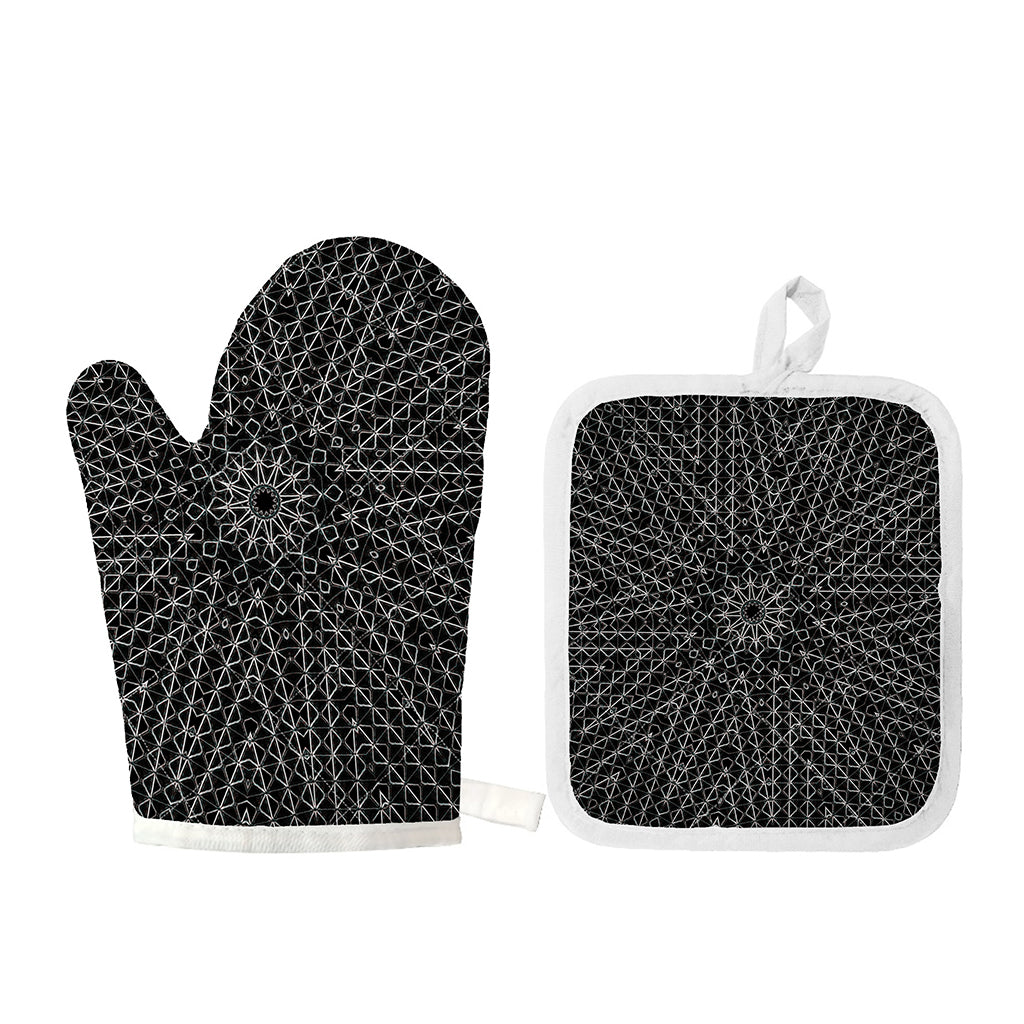 Black And White Kaleidoscope Print Oven Mitt And Pot Holder Set