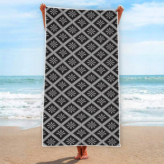Black And White Knitted Pattern Print Beach Towel