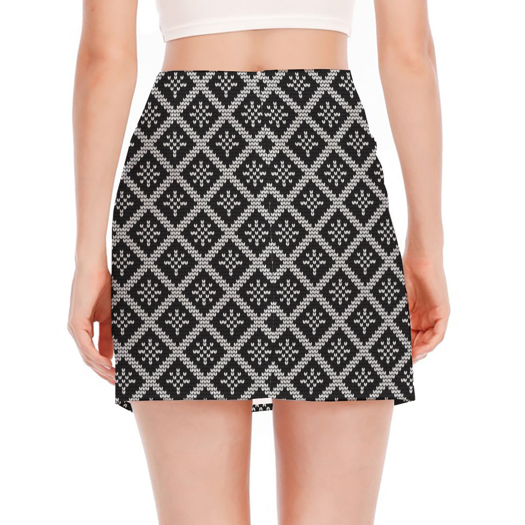 Black And White Knitted Pattern Print Side Slit Mini Skirt