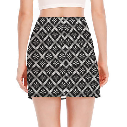 Black And White Knitted Pattern Print Side Slit Mini Skirt
