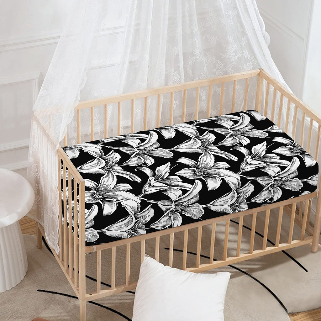 Black And White Lily Pattern Print Baby Crib Sheet