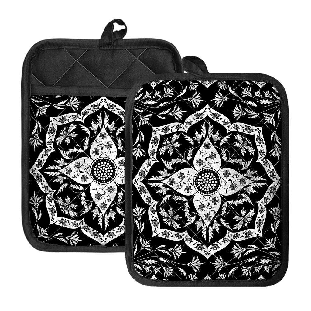 Black And White Lotus Mandala Print Pot Holders With Pocket