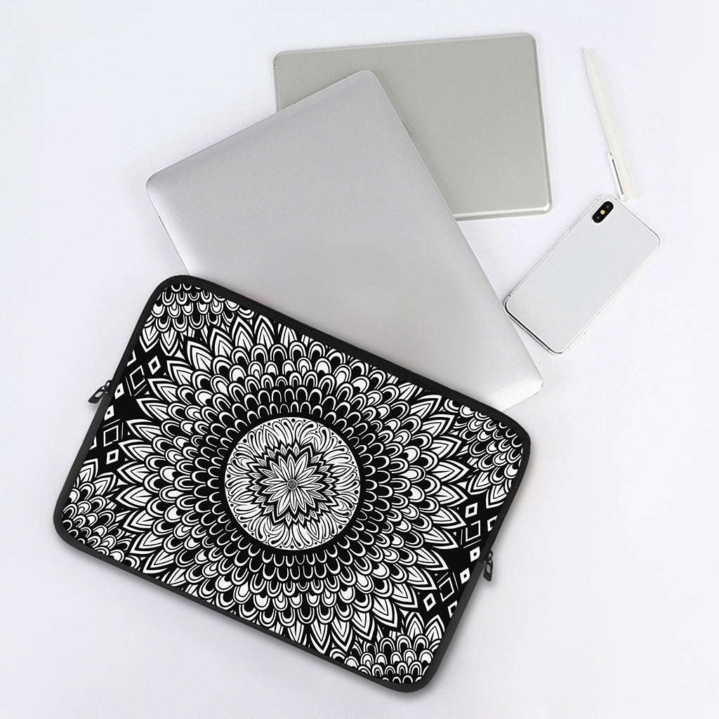 Black And White Mandala Print Laptop Sleeve