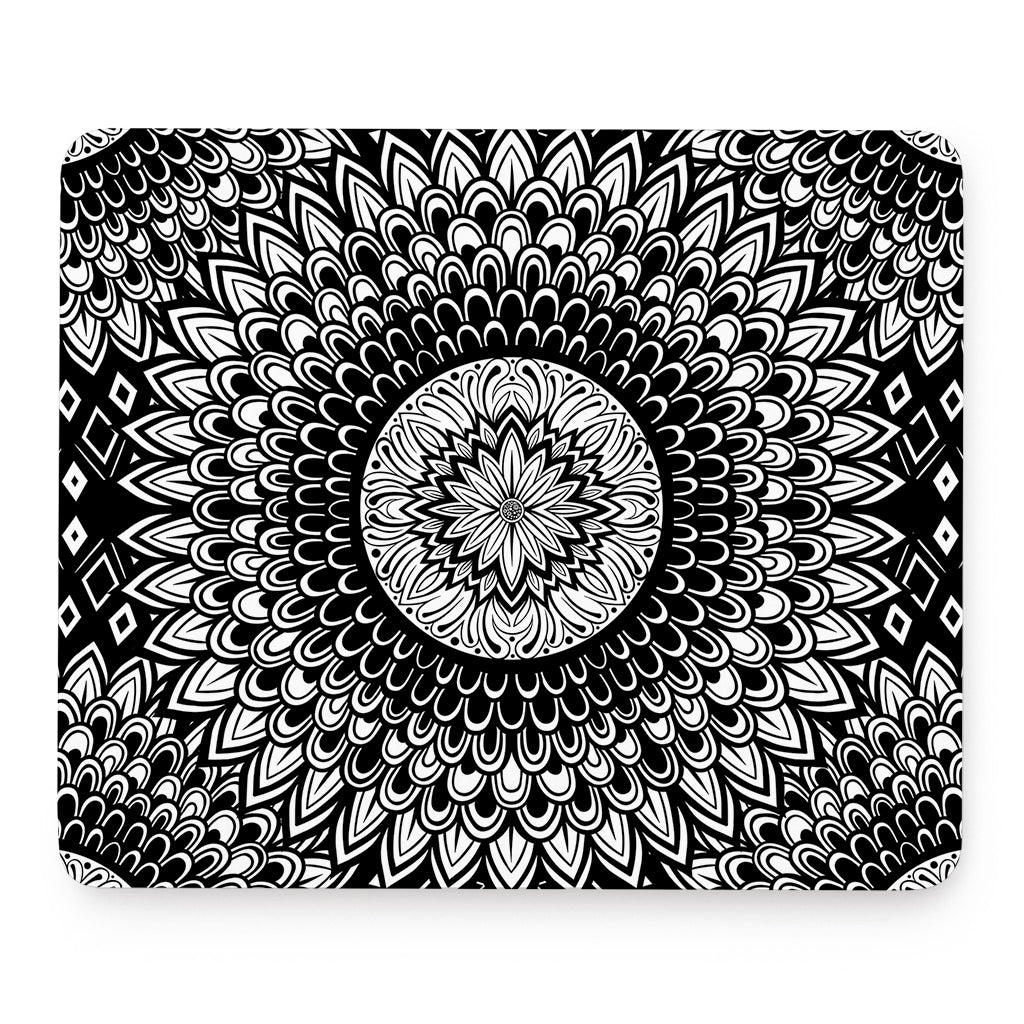 Black And White Mandala Print Mouse Pad