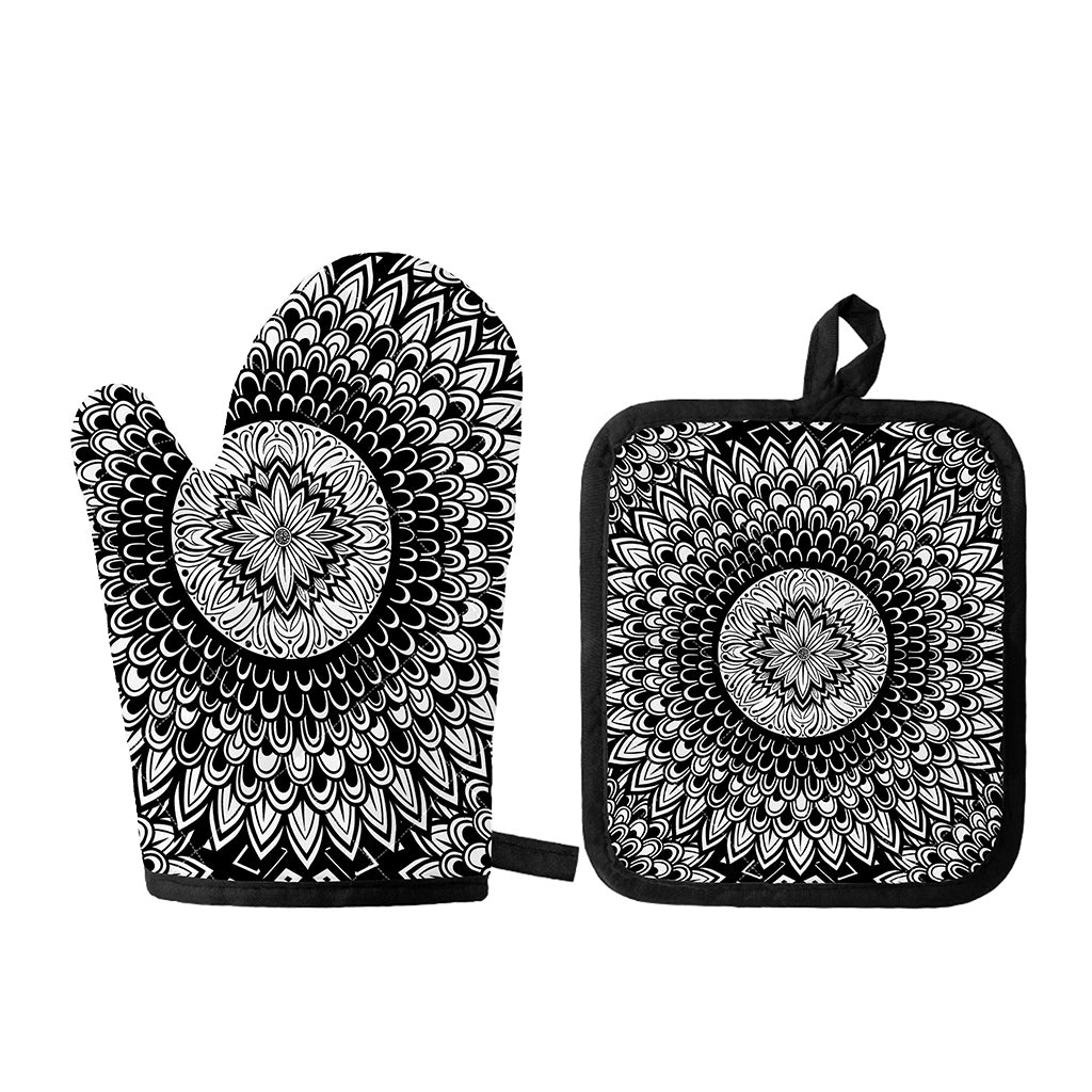 Black And White Mandala Print Oven Mitt And Pot Holder Set