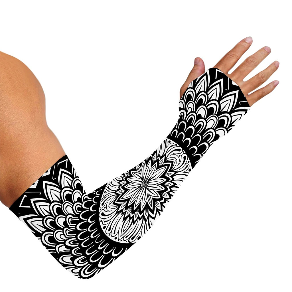 Black And White Mandala Print Sun Protection Arm Sleeves