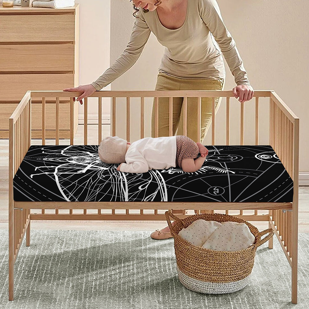 Black And White Mantis Spirit Print Baby Crib Sheet
