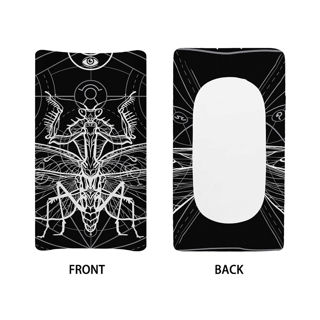 Black And White Mantis Spirit Print Changing Pad Cover