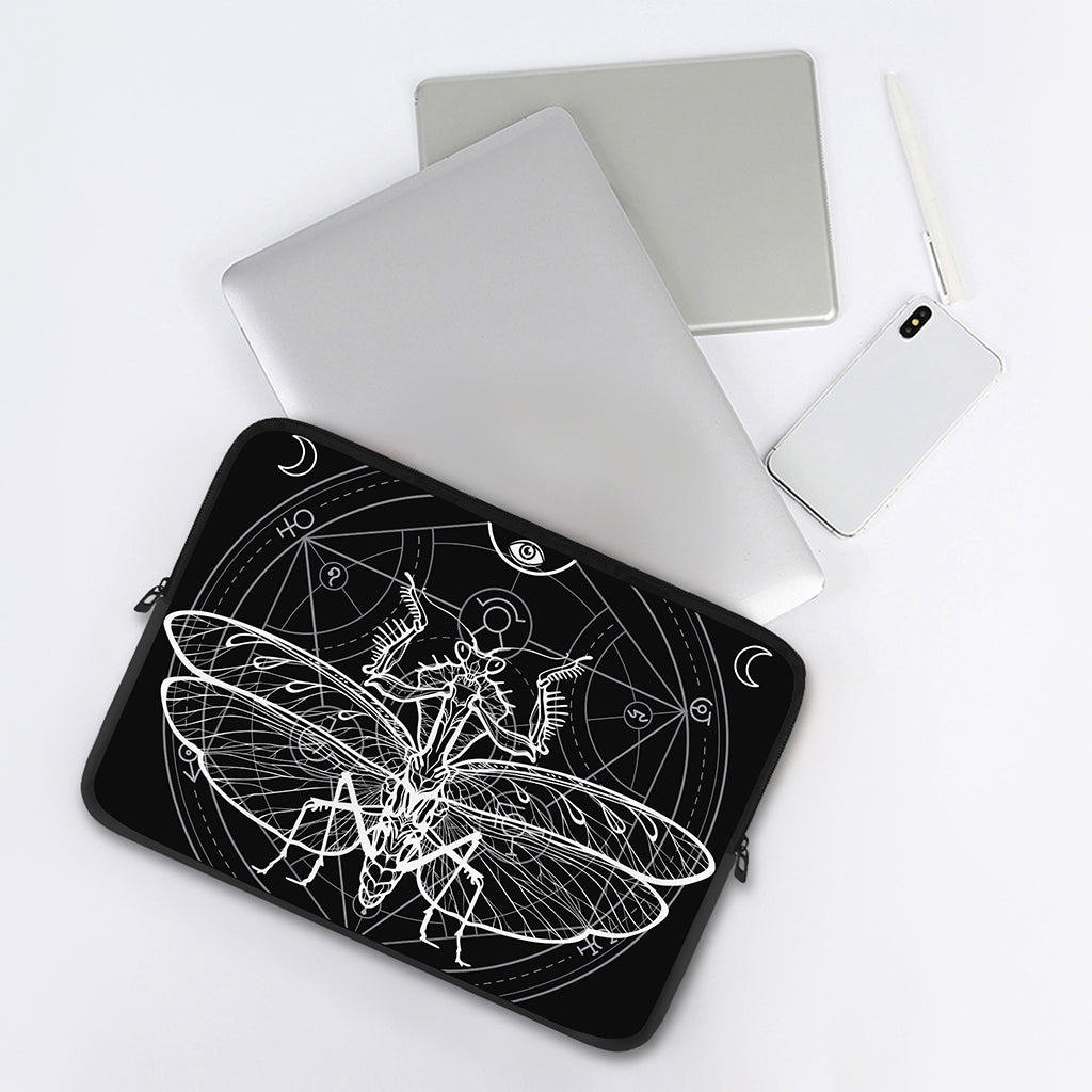 Black And White Mantis Spirit Print Laptop Sleeve