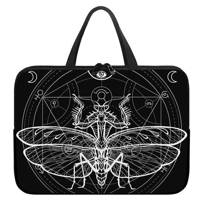 Black And White Mantis Spirit Print Laptop Sleeve With Handle