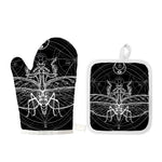 Black And White Mantis Spirit Print Oven Mitt And Pot Holder Set