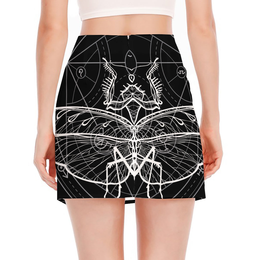 Black And White Mantis Spirit Print Side Slit Mini Skirt