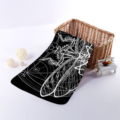 Black And White Mantis Spirit Print Towel
