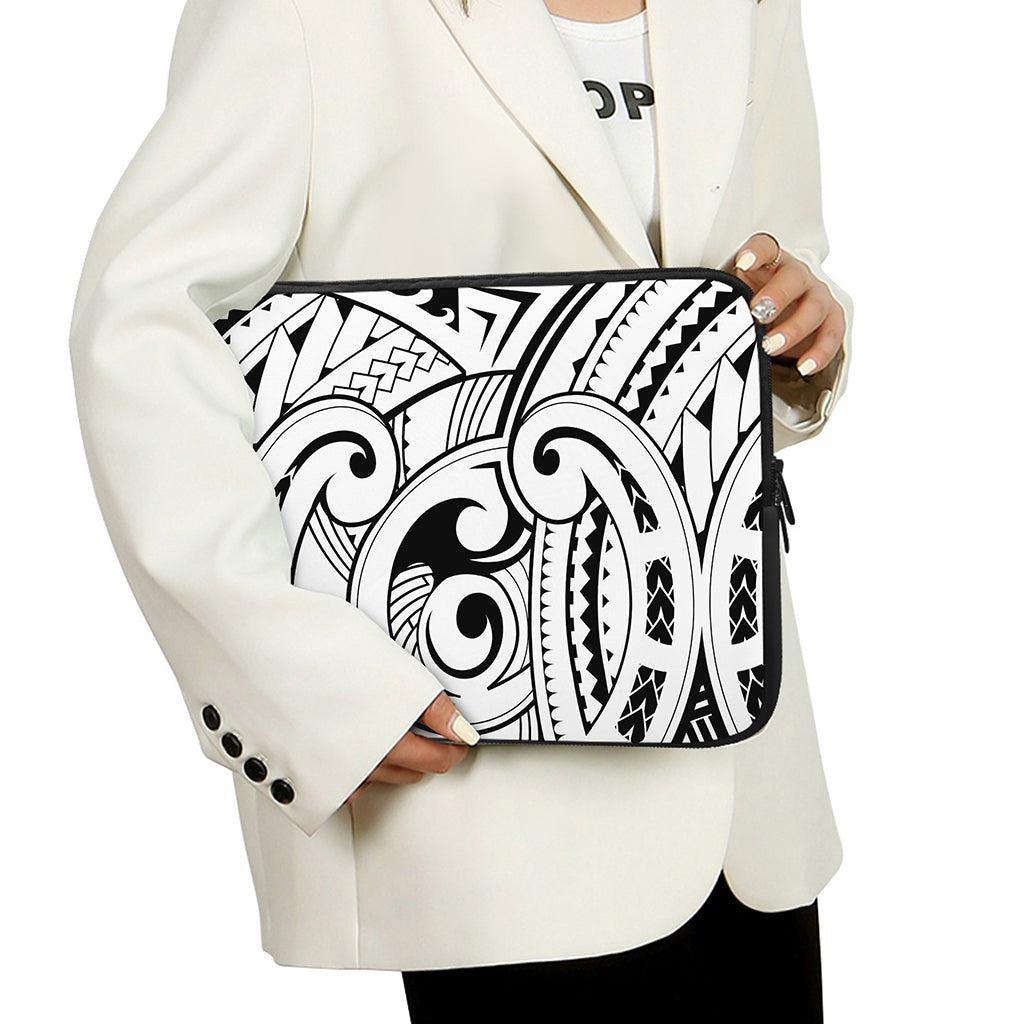 Black And White Maori Pattern Print Laptop Sleeve