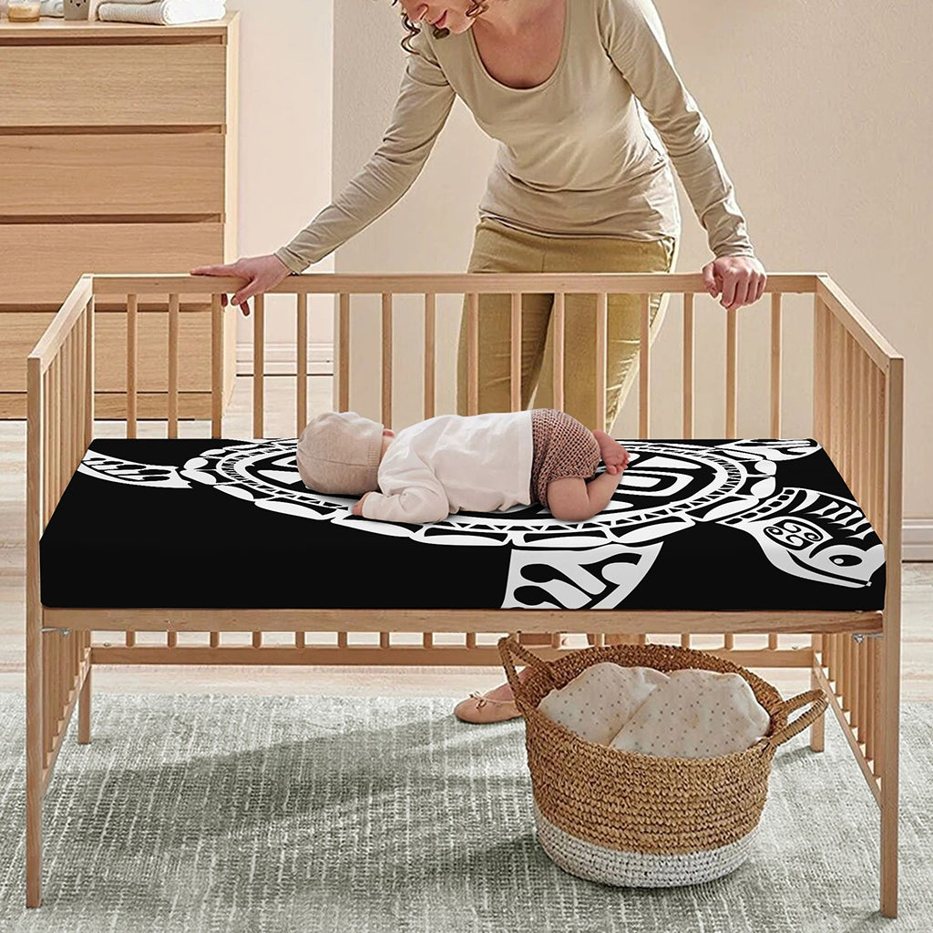 Black And White Maori Sea Turtle Print Baby Crib Sheet