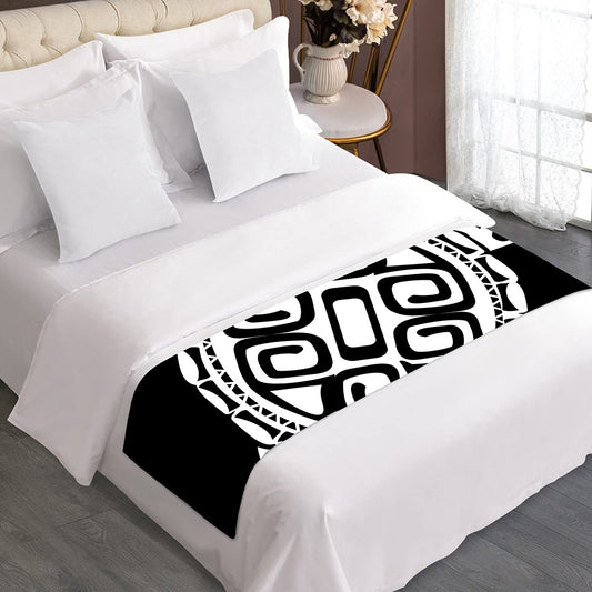 Black And White Maori Sea Turtle Print Bed Runner