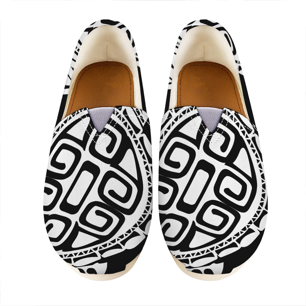 Black And White Maori Sea Turtle Print Casual Shoes