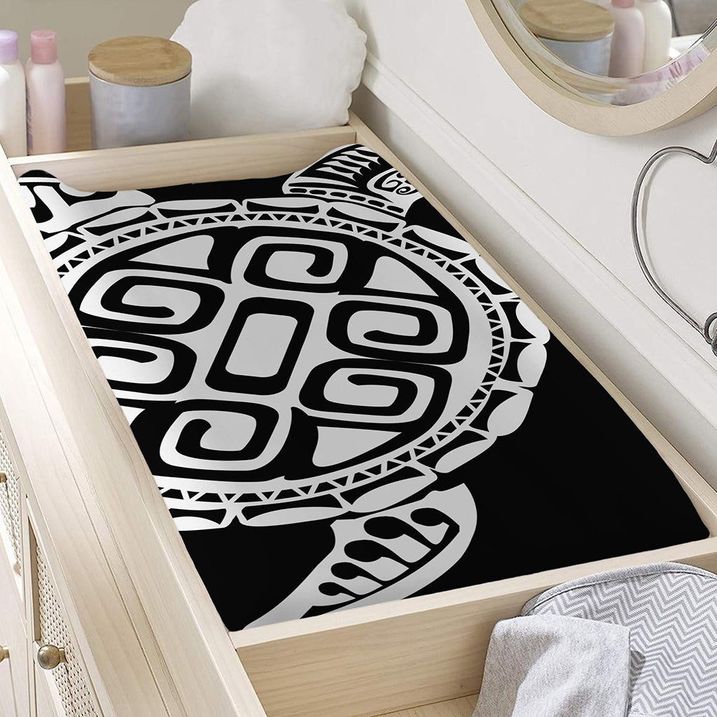 Black And White Maori Sea Turtle Print Changing Pad Cover