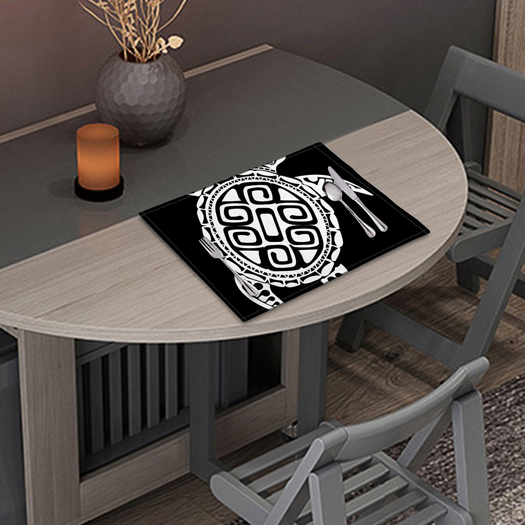 Black And White Maori Sea Turtle Print Placemat