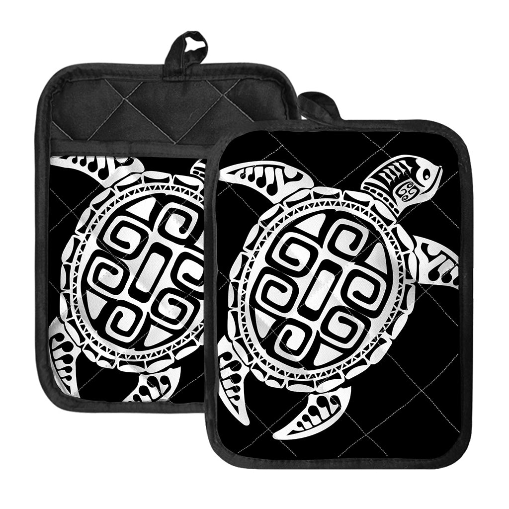 Black And White Maori Sea Turtle Print Pot Holders With Pocket