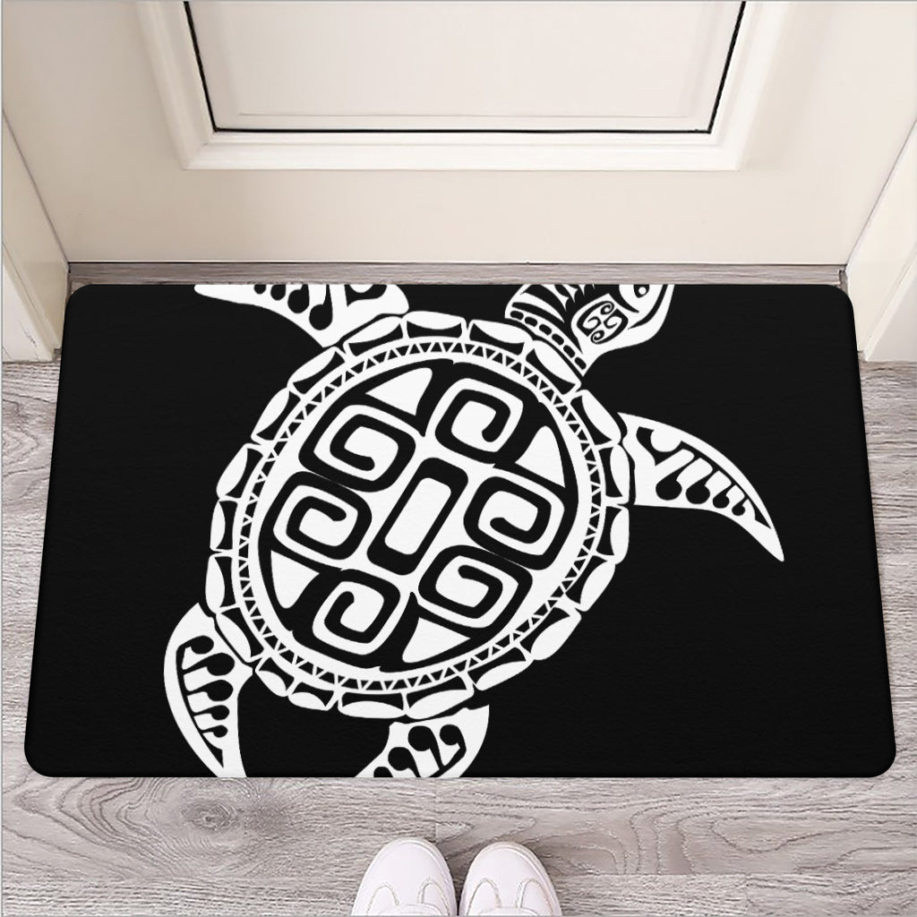 Black And White Maori Sea Turtle Print Rubber Doormat