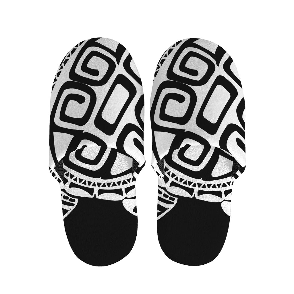 Black And White Maori Sea Turtle Print Slippers